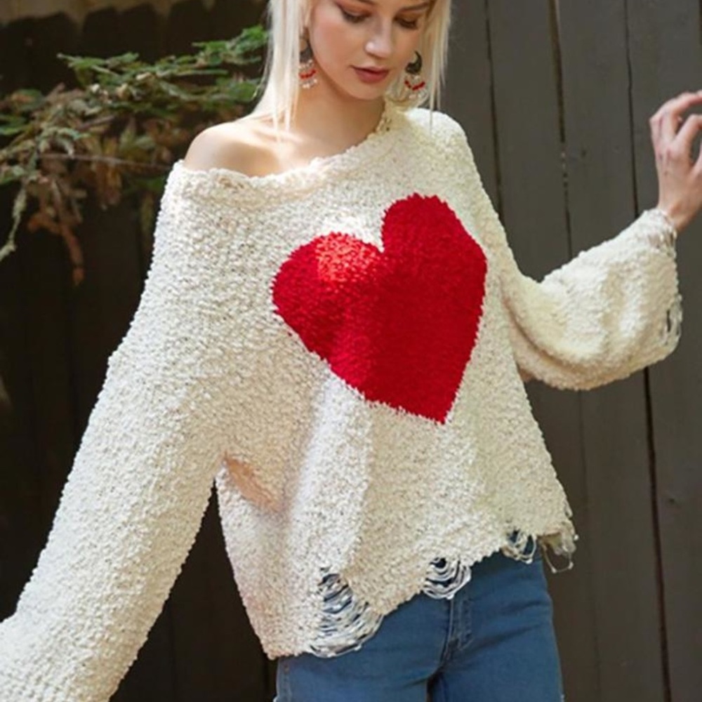 NWOT POL LOVE ME POPCORN HEART DESIGN PULLOVER DISTRESSED SWEATER LARGE Z232-22